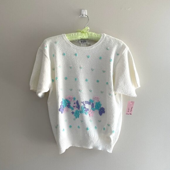 💚 SOLD 💚 Short Sleeve Jumper - Picture 1 of 3